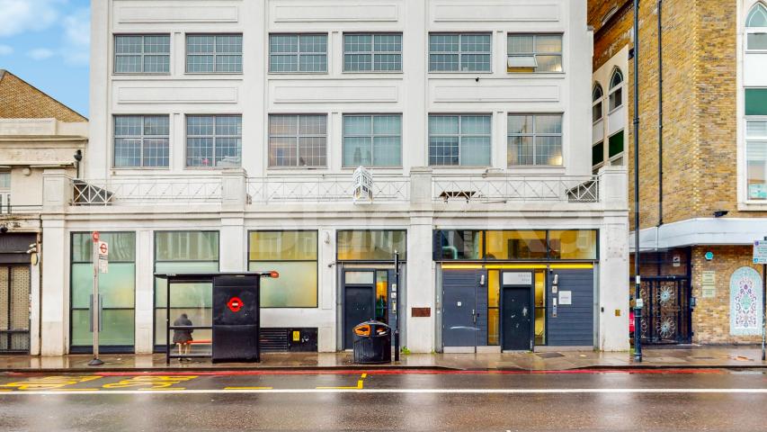 Spacious Studio located within a warehouse conversion with exposed brick  Ability View - Kingsland Road, Haggerston